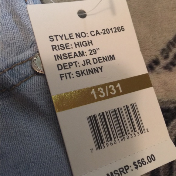 Bandanna Patched Jeans - Picture 8 of 13